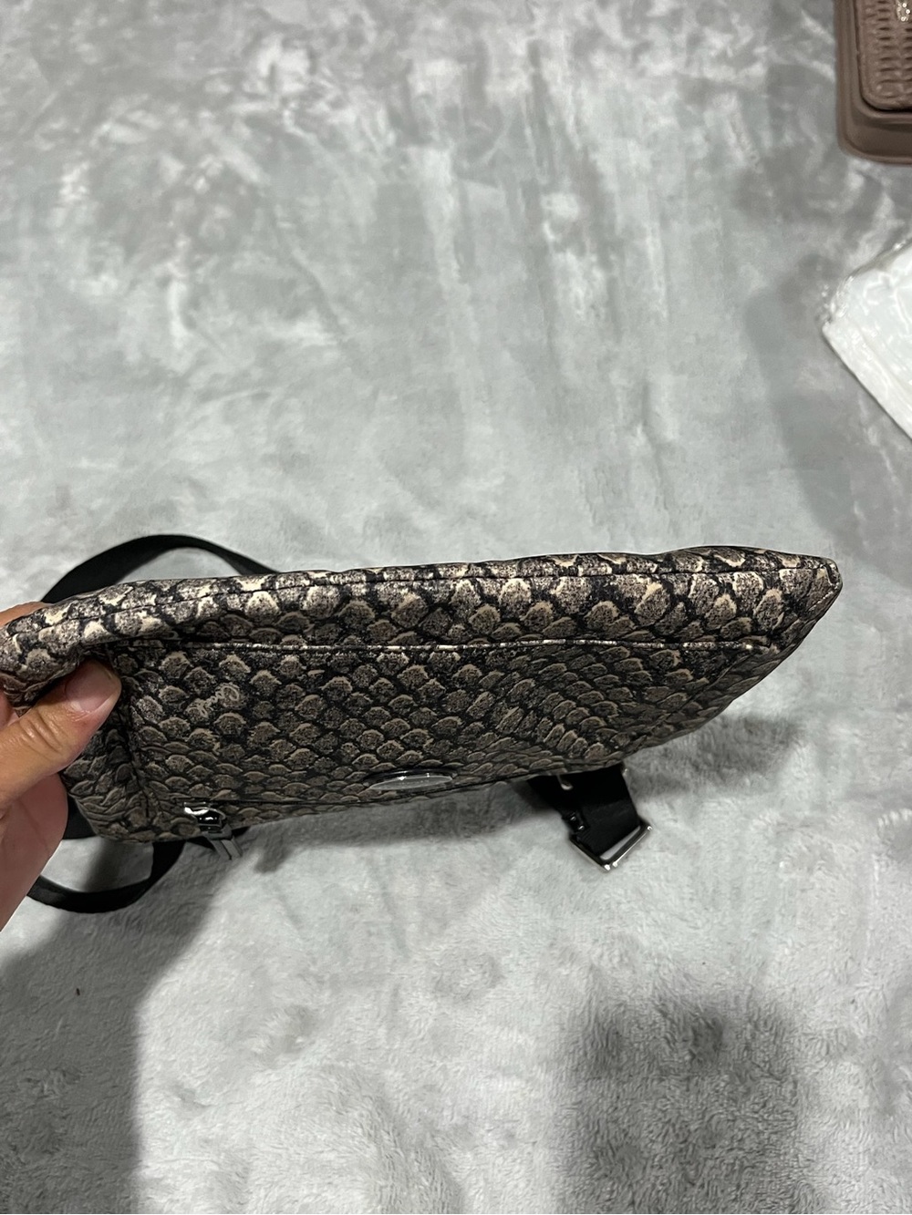 Coach Taylor Getaway Snake Print Nylon Crossbody File Bag EUC - Picture 9 of 11